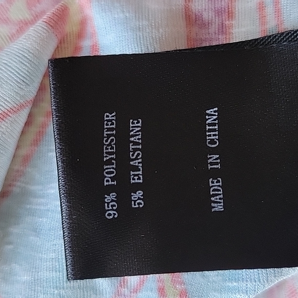 C.DEAR TOP sleevesles roundneck size Medium color purple green red yellow - Picture 11 of 15